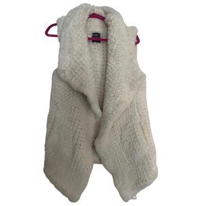 Dolce Cabo | Cream Colored Faux Fur Vest